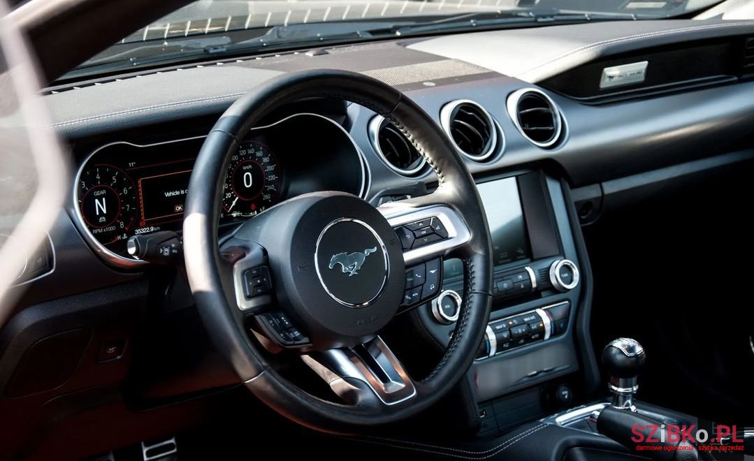 2018' Ford Mustang photo #2