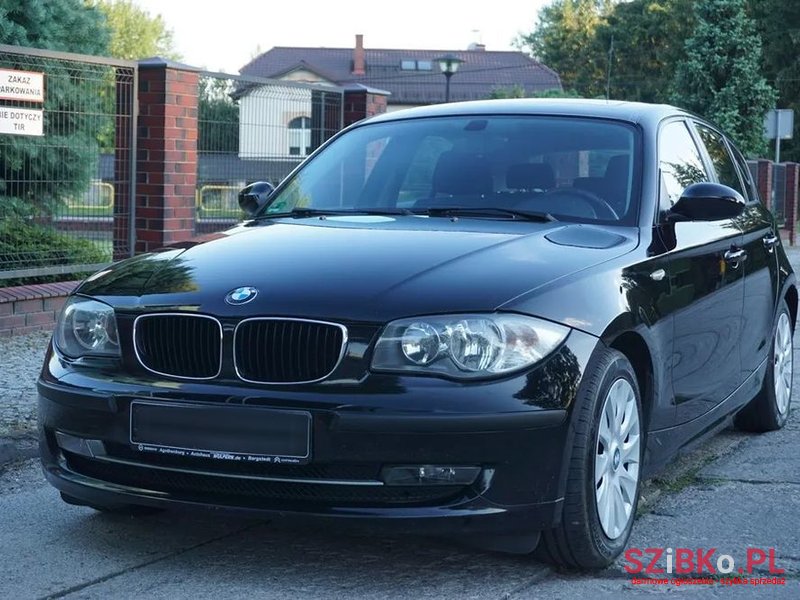 2009' BMW 1 Series photo #6