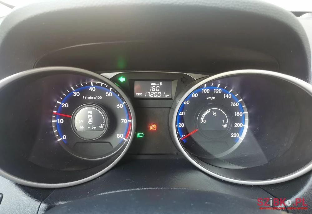 2011' Hyundai ix35 photo #2