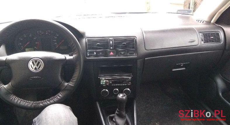 2000' Volkswagen Golf photo #2