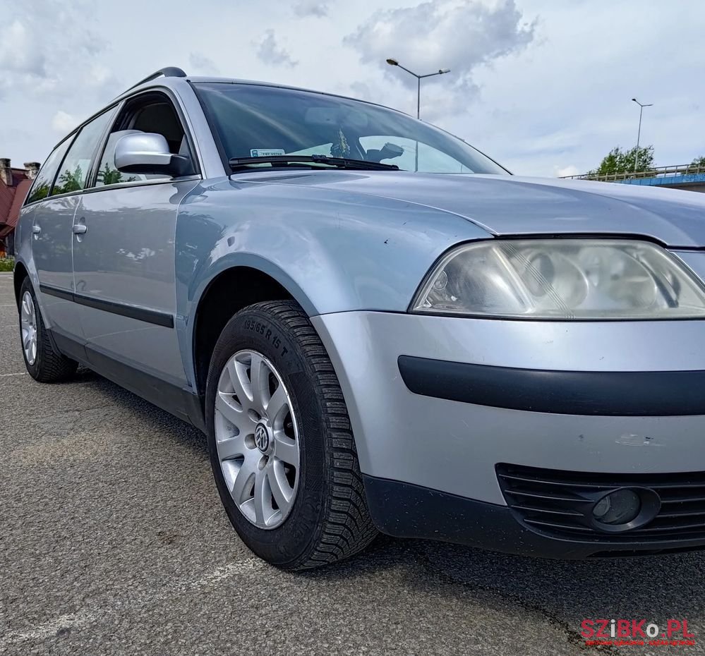 2003' Volkswagen Passat photo #5