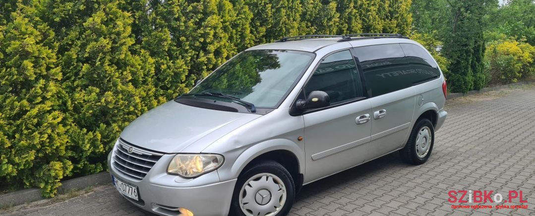 2005' Chrysler Voyager photo #1