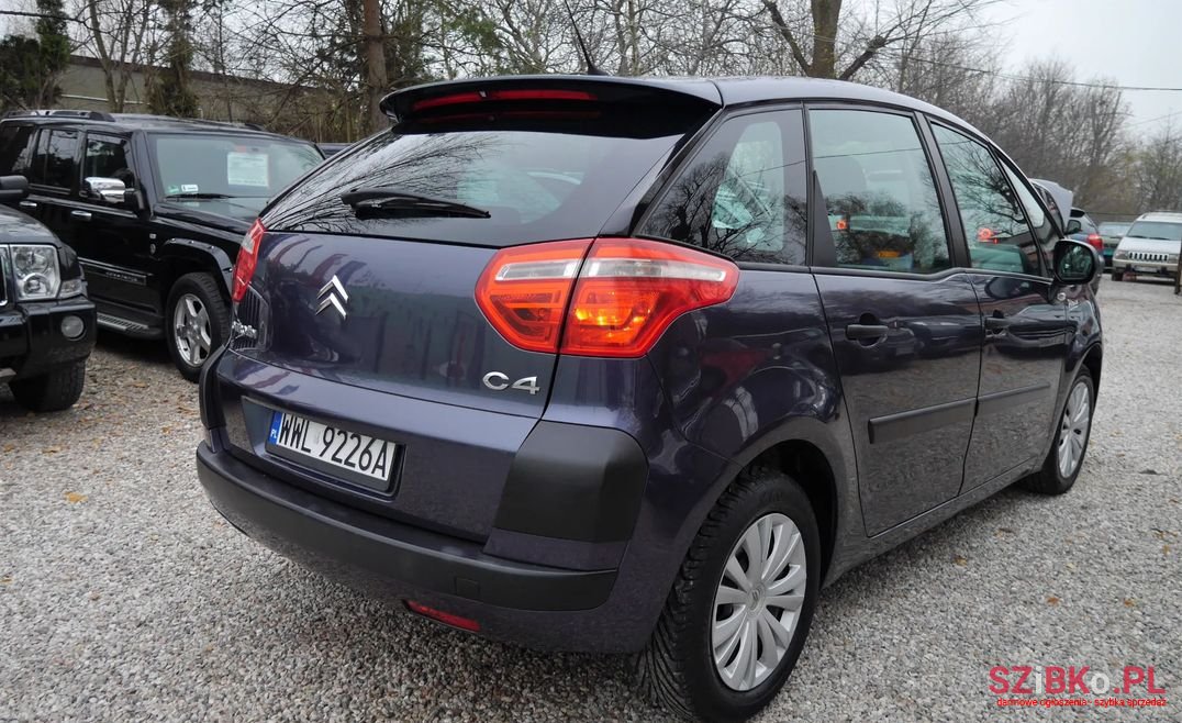 2008' Citroen C4 Picasso photo #5