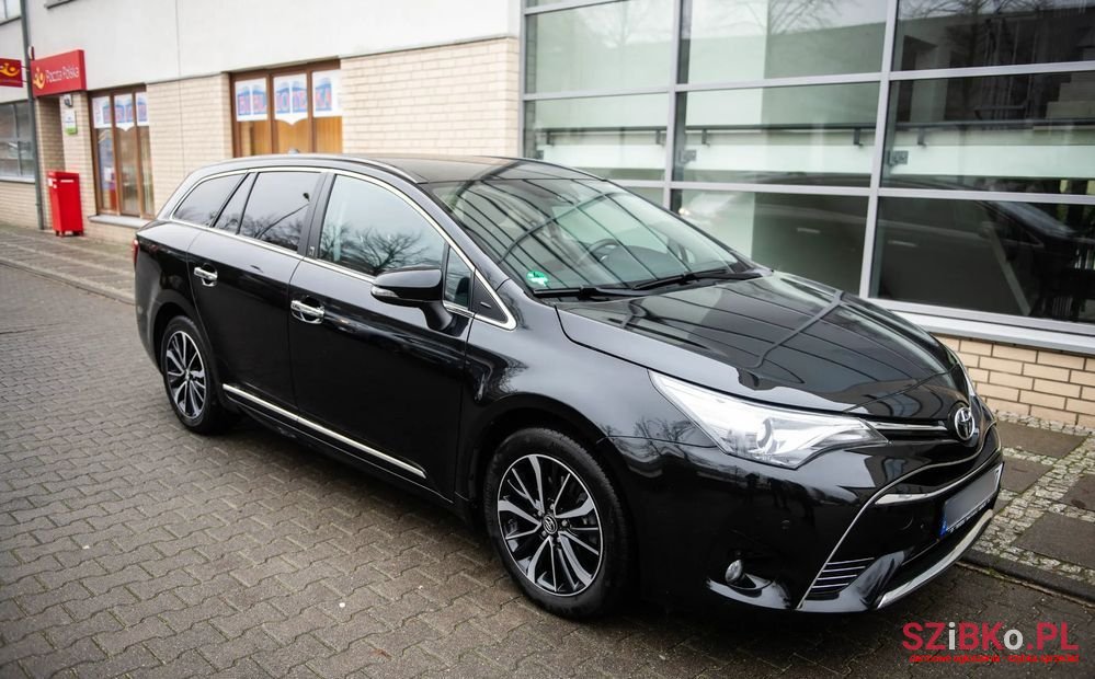 2018' Toyota Avensis Combi photo #3