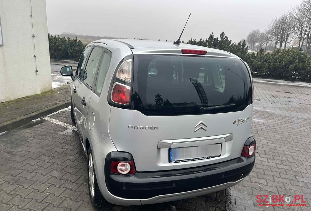 2010' Citroen C3 Picasso photo #5