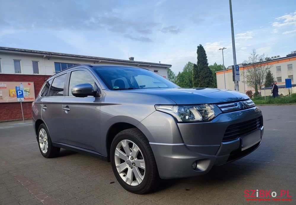 2013' Mitsubishi Outlander photo #1