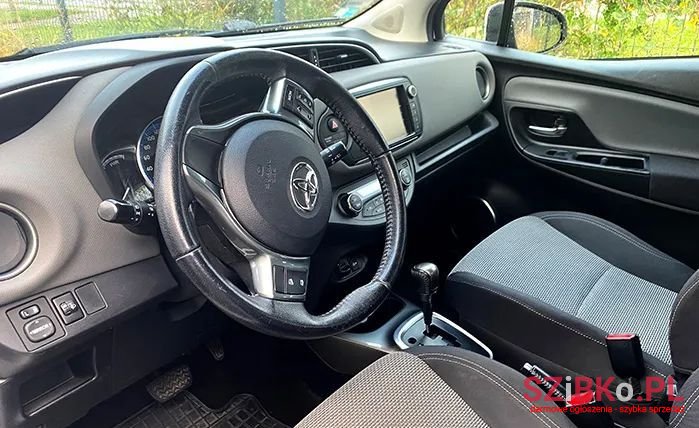 2016' Toyota Yaris photo #6