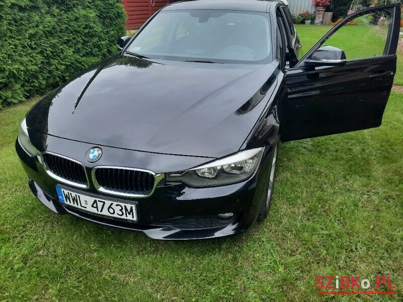 2014' BMW 318 photo #5
