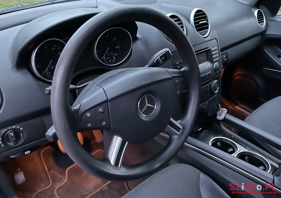 2005' Mercedes-Benz Ml photo #2
