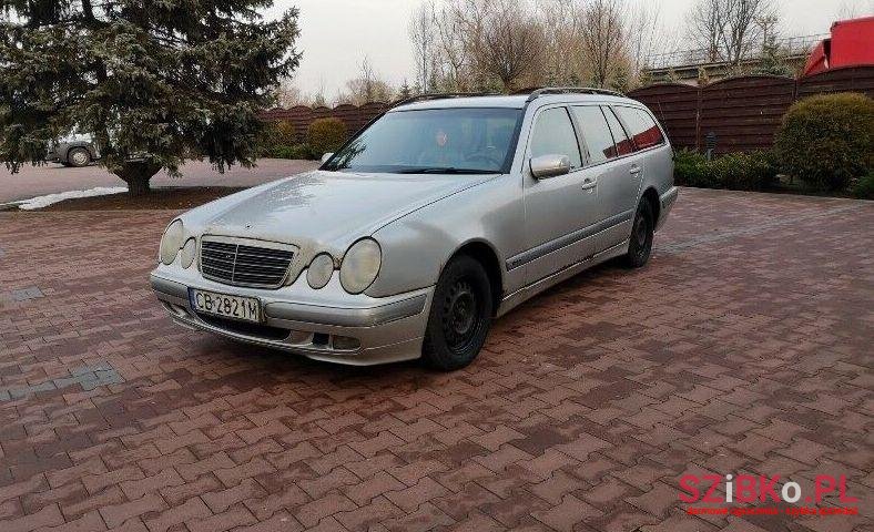 2013' Mercedes-Benz Klasa E photo #1