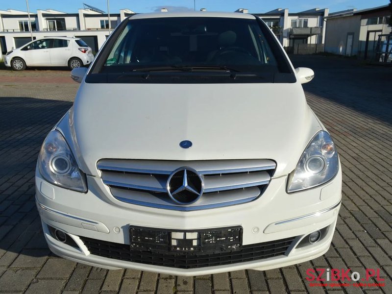 2008' Mercedes-Benz B-Class 180 Cdi photo #2