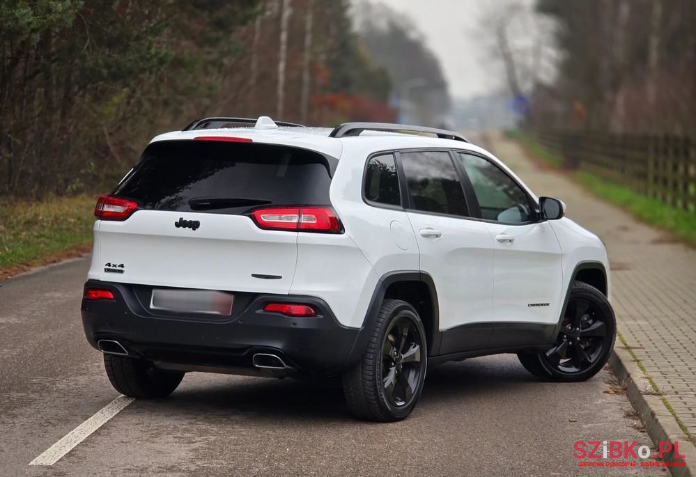 2017' Jeep Cherokee photo #3