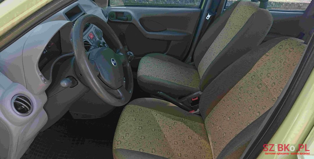 2005' Fiat Panda photo #4
