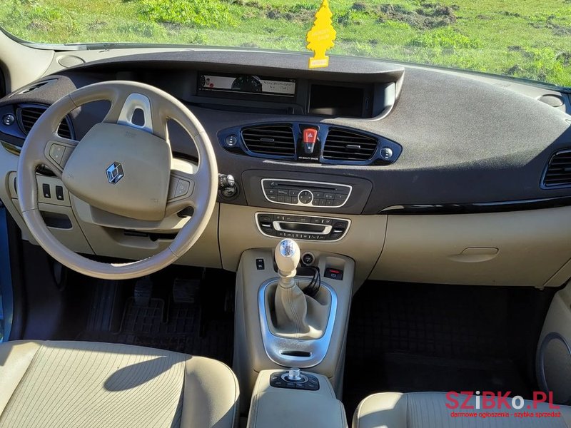 2011' Renault Grand Scenic photo #3