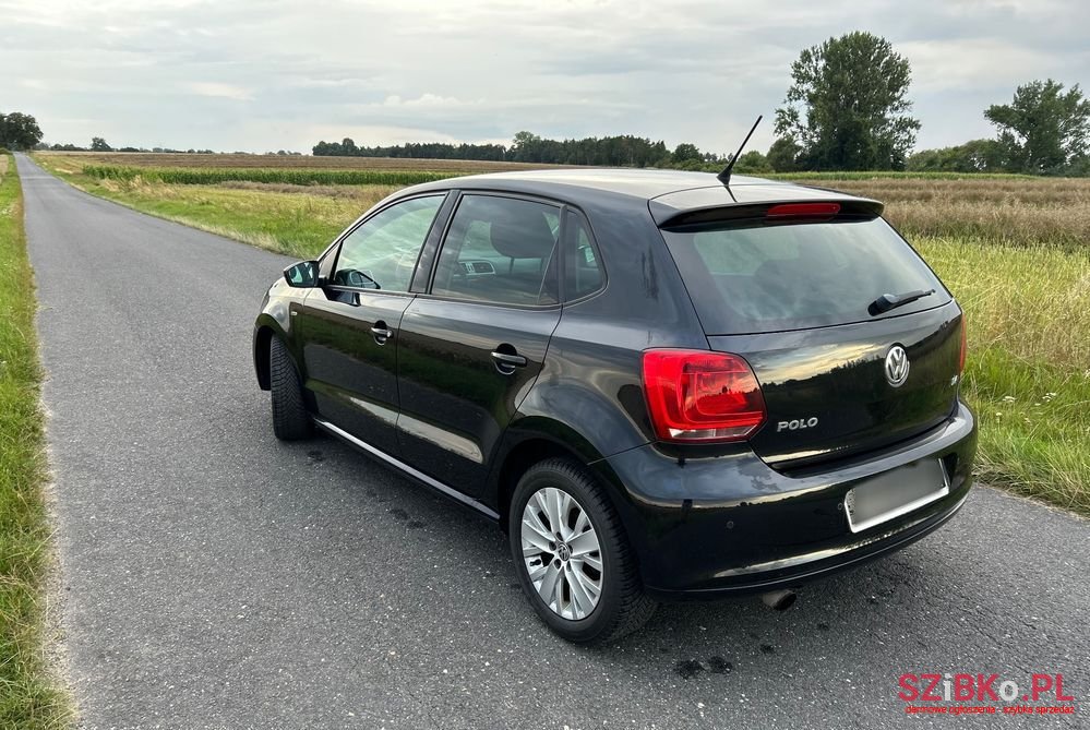 2013' Volkswagen Polo photo #6