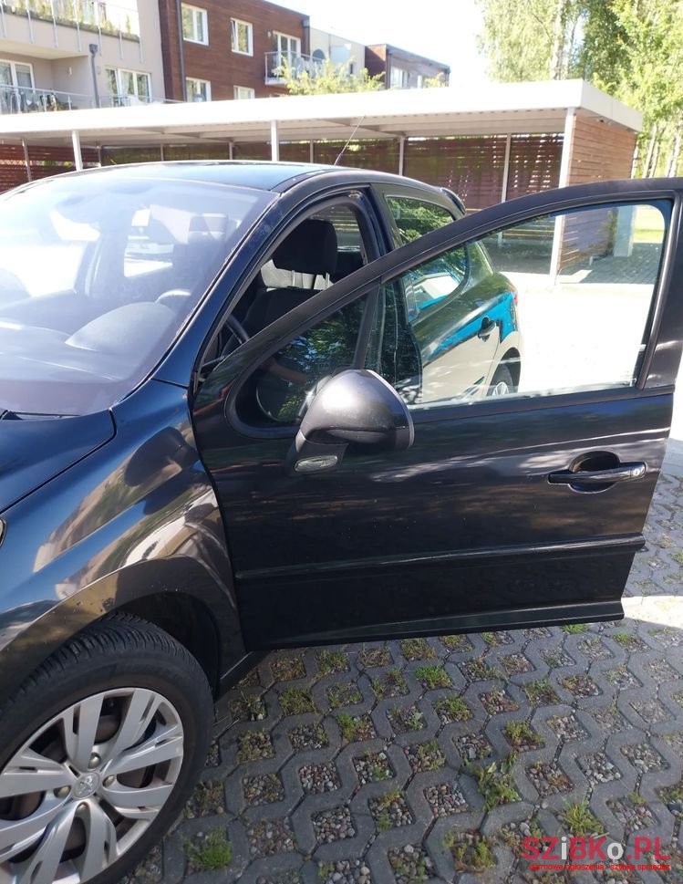 2006' Peugeot 207 1.6 Hdi Trendy photo #5