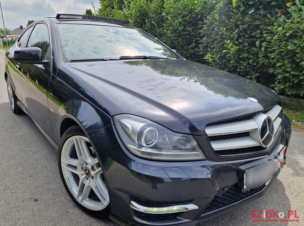 2011' Mercedes-Benz C-Class 250 Coupe photo #1