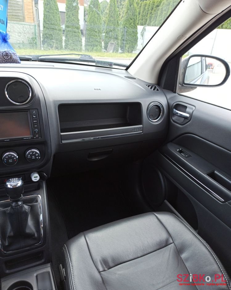 2011' Jeep Compass photo #5