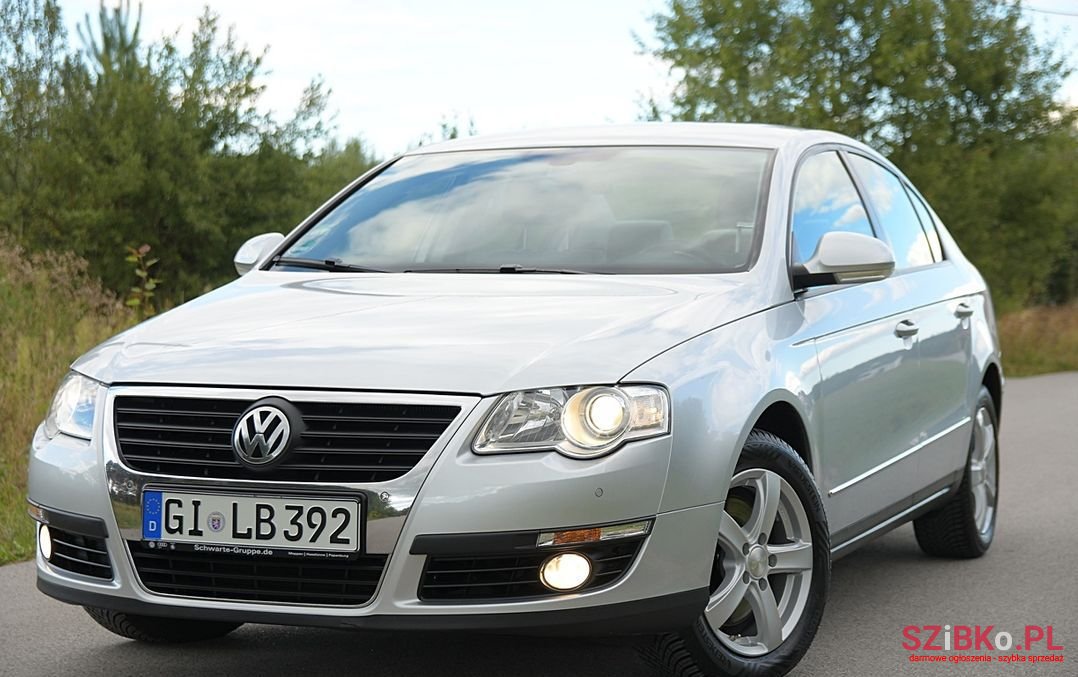 2005' Volkswagen Passat photo #1