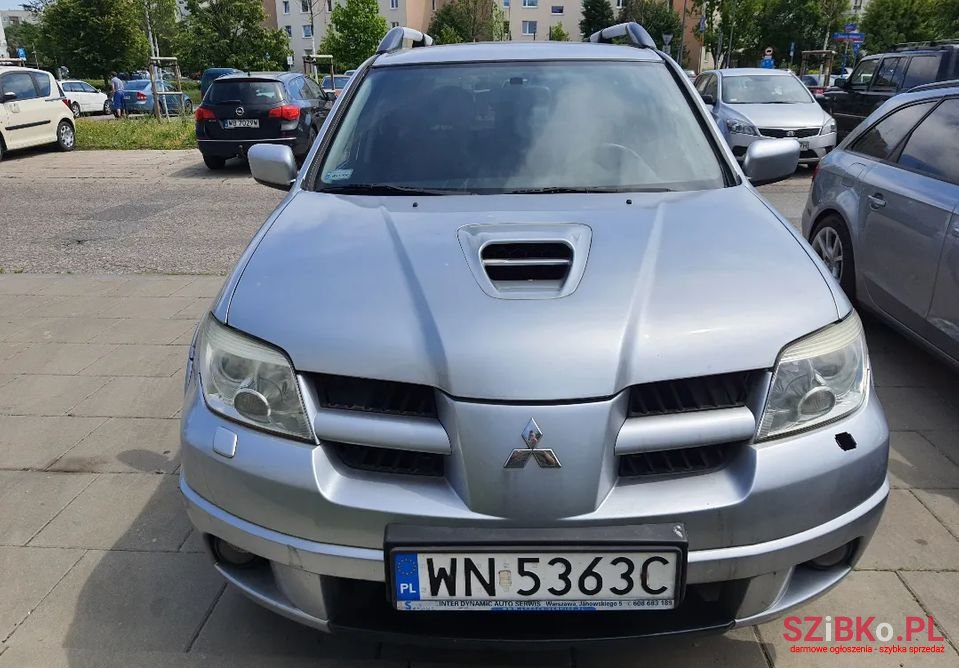 2007' Mitsubishi Outlander photo #6