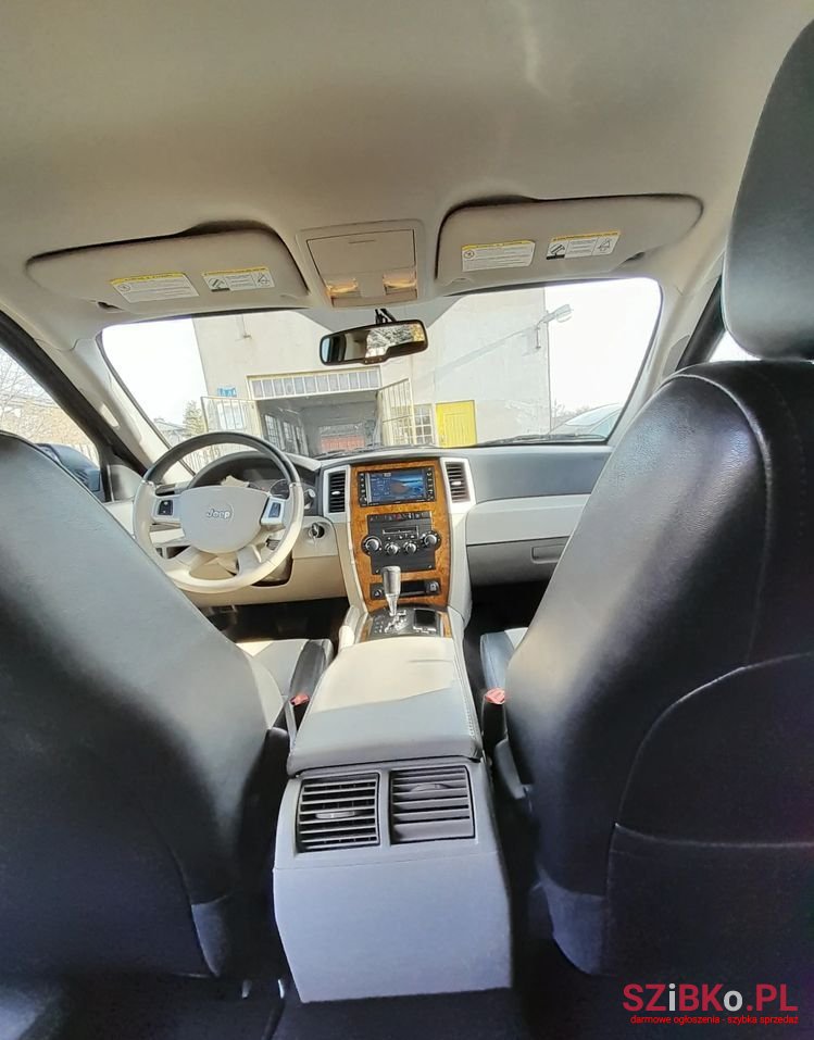 2008' Jeep Grand Cherokee photo #3