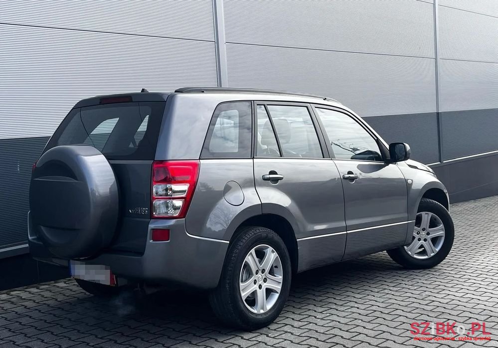 2009' Suzuki Grand Vitara 2.0 De Luxe photo #3