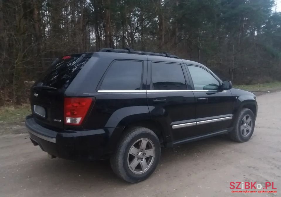 2005' Jeep Grand Cherokee photo #3