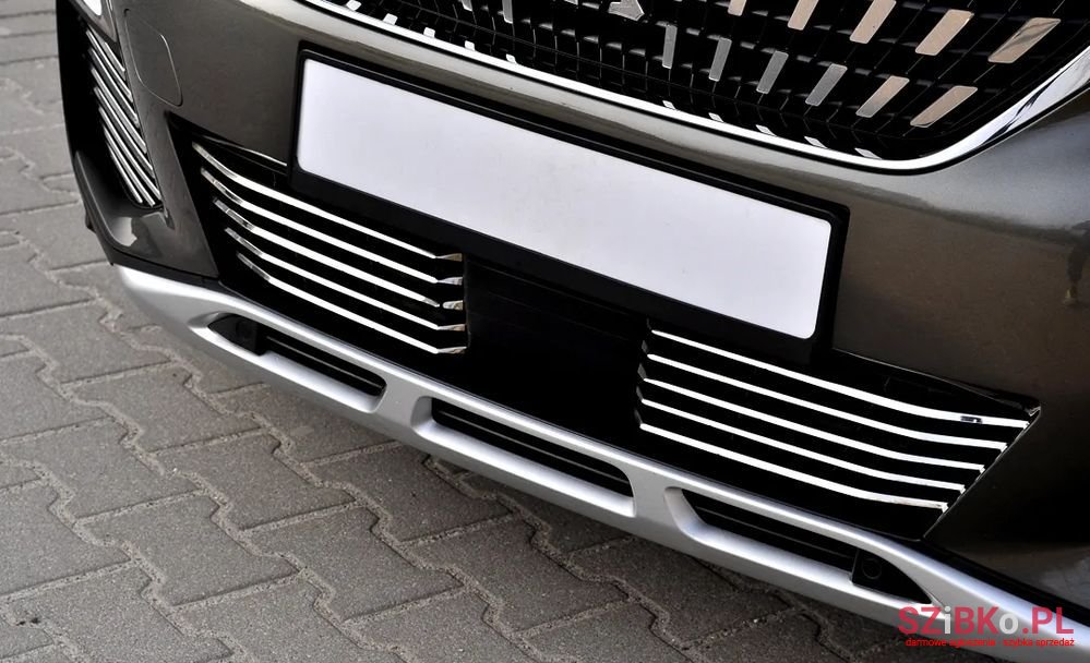 2020' Peugeot 3008 photo #5