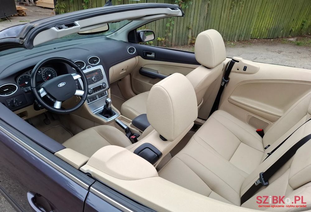 2007' Ford Focus Cc 2.0 Titanium photo #2