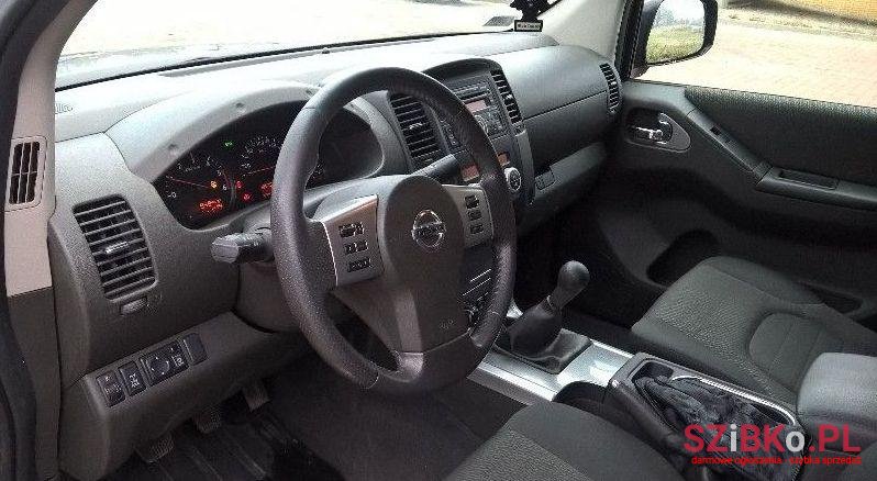 2011' Nissan Navara photo #3