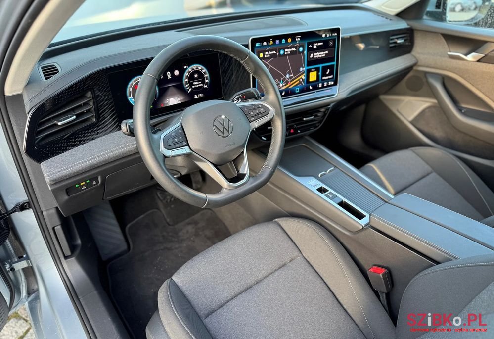 2024' Volkswagen Passat photo #5