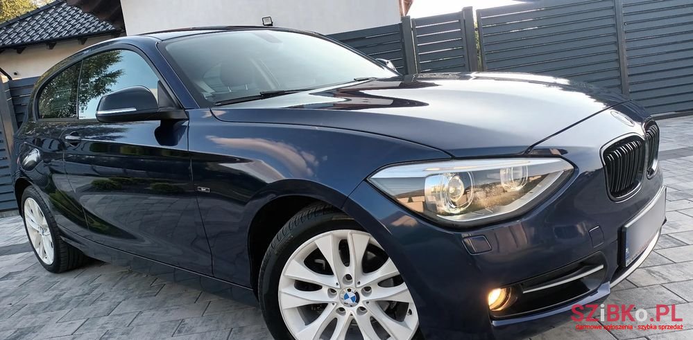 2013' BMW 1 Series 116I Sport Line photo #2