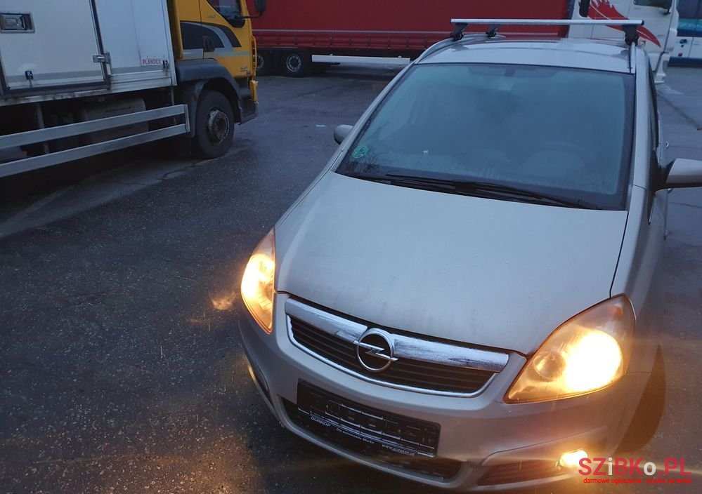 2006' Opel Zafira 1.8 Design Edition photo #1