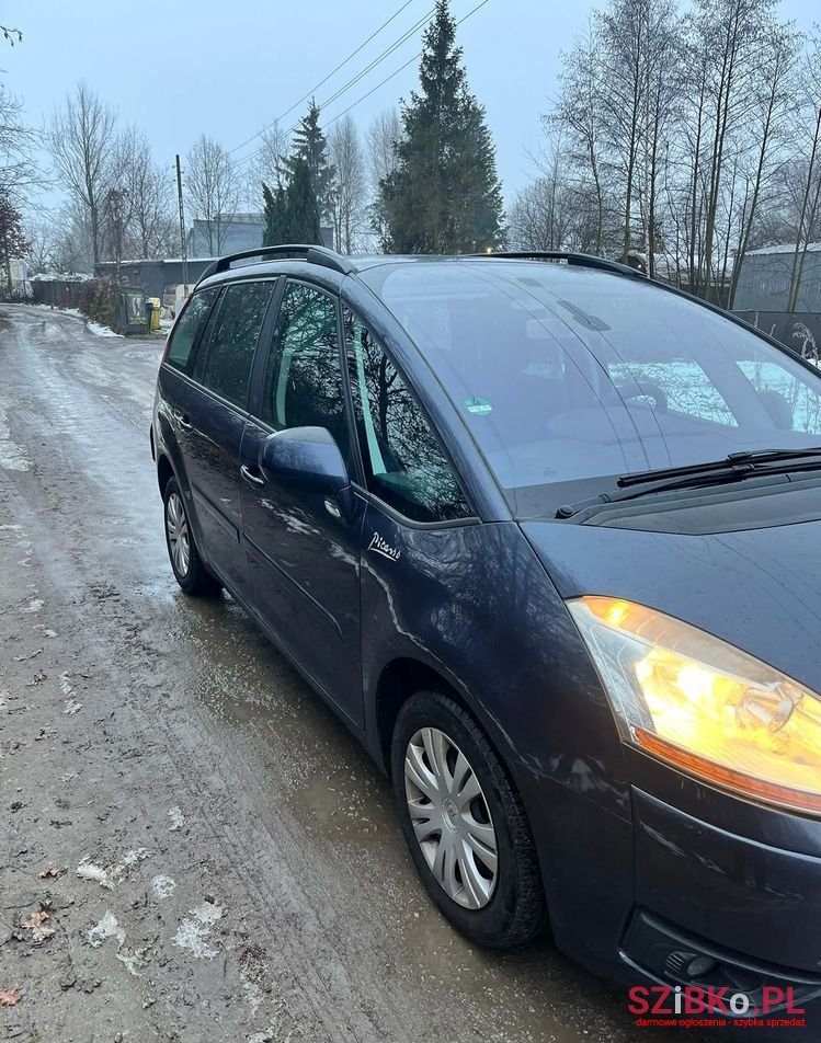 2009' Citroen C4 Grand Picasso photo #2