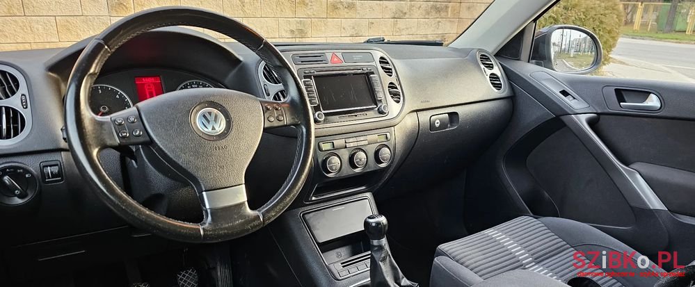 2007' Volkswagen Tiguan photo #6