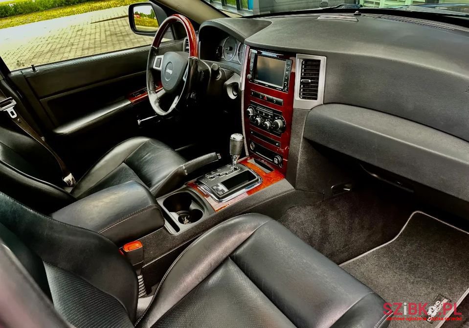 2008' Jeep Grand Cherokee photo #6