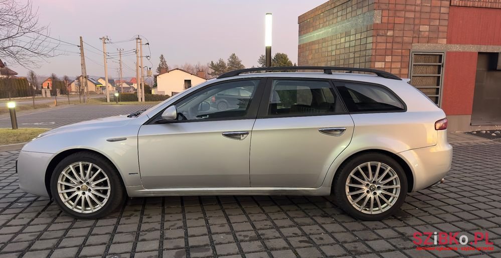 2008' Alfa Romeo 159 1.9Jtdm Distinctive photo #4