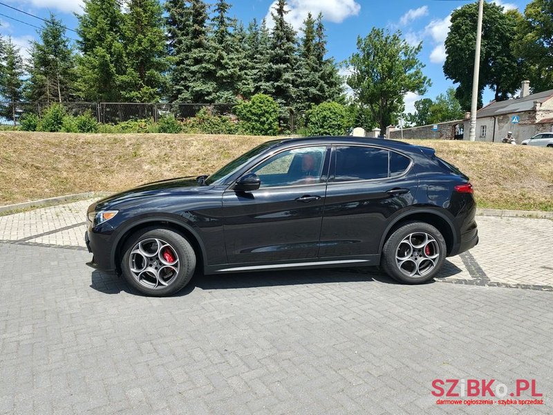 2022' Alfa Romeo Stelvio photo #2