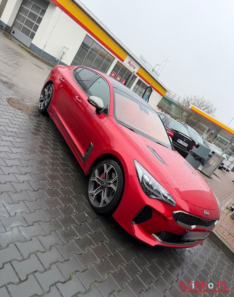 2020' Kia Stinger photo #2