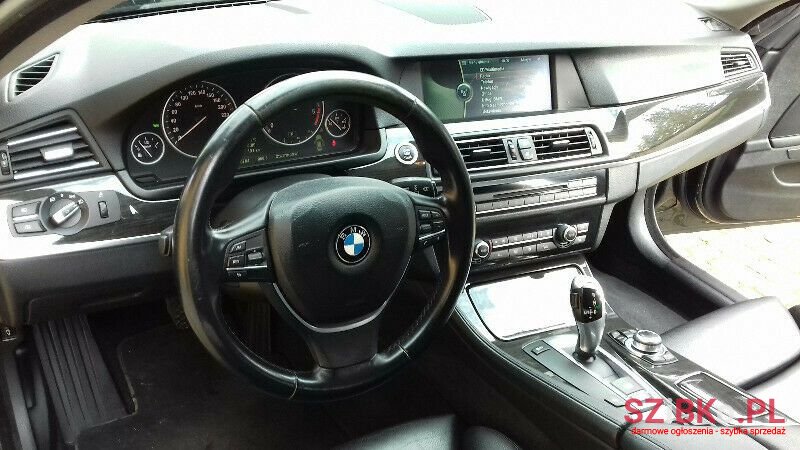 2010' BMW Seria 5 photo #6