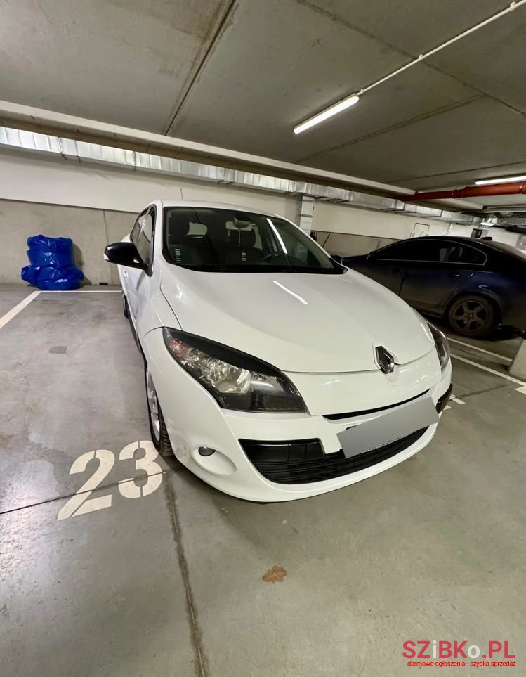 2011' Renault Megane 1.5 Dci Color Edition photo #2