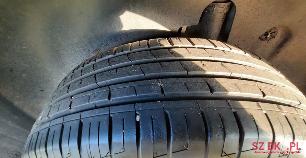 2017' Peugeot 2008 photo #5