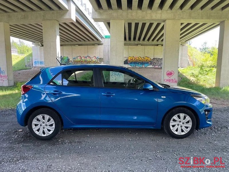 2021' Kia Rio 1.2 L photo #3