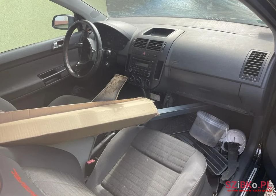 2006' Volkswagen Polo photo #4