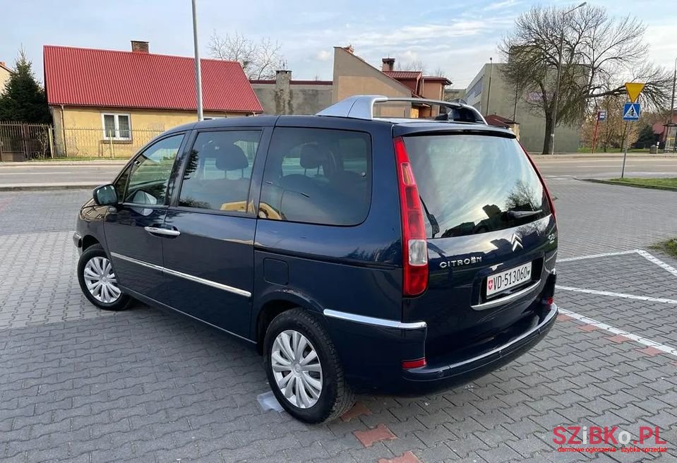 2011' Citroen C8 photo #3