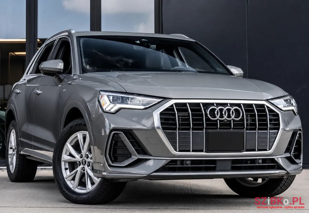 2021' Audi Q3 photo #3