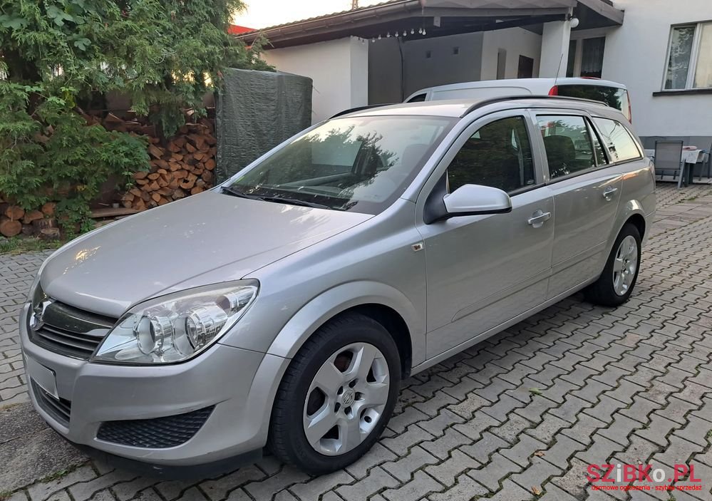2008' Opel Astra photo #2