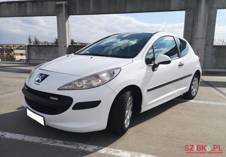 2009' Peugeot 207 photo #2