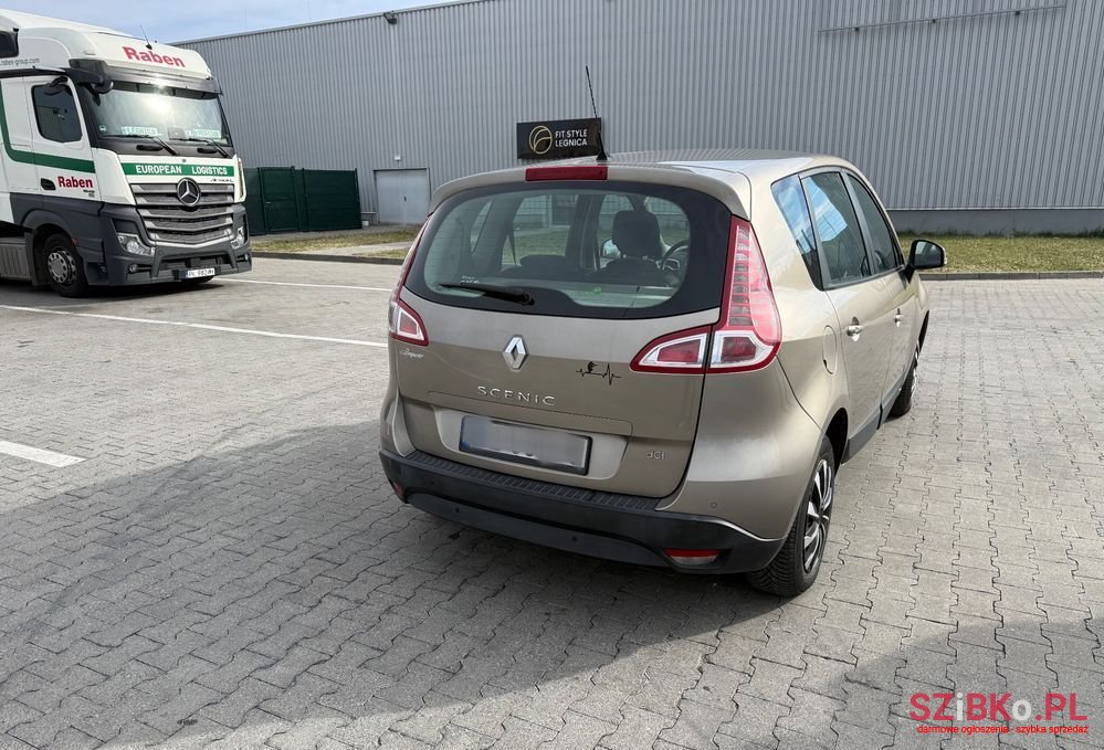 2009' Renault Scenic photo #4