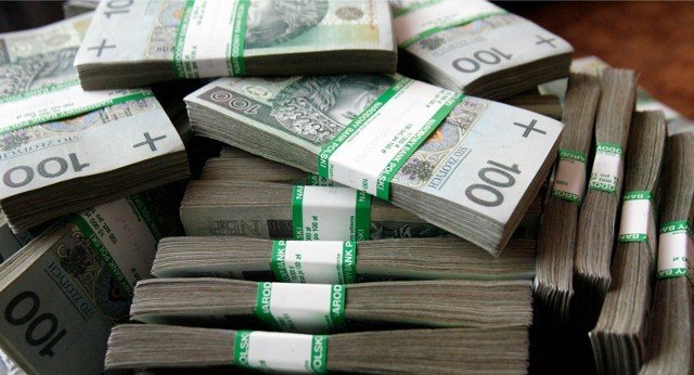 Nie kupisz już auta za gotówkę. A to dopiero początek kontroli nad finansami